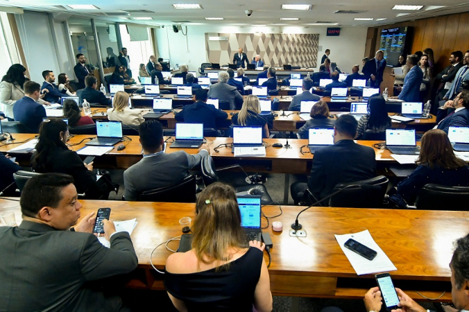 Comentário sobre CCJ do Senado aprova o fim da reeleição para presidente, governadores e prefeitos por Ed