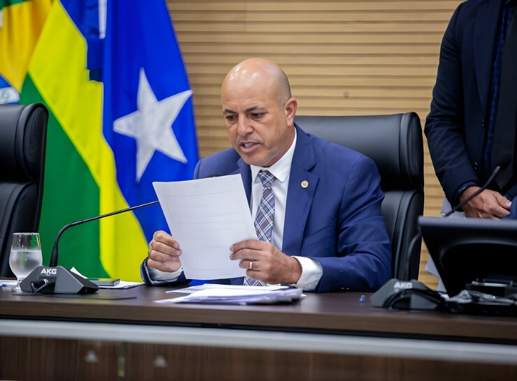 Projeto do deputado Ismael Crispin fortalece cadeia leiteira ao proibir leite em pó importado