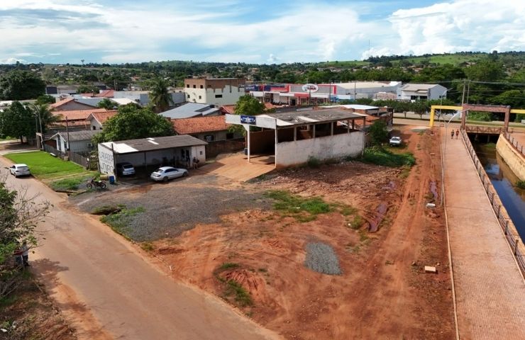 OPORTUNIDADE ÚNICA: Terreno no Centro de Alta Floresta com Escritura e Negócio em Funcionamento