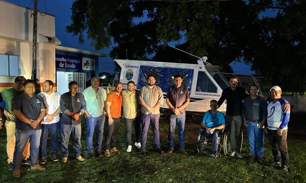 Deputado Jean Oliveira entrega transporte fluvial ao Conselho Municipal de Saúde de Guajará-Mirim