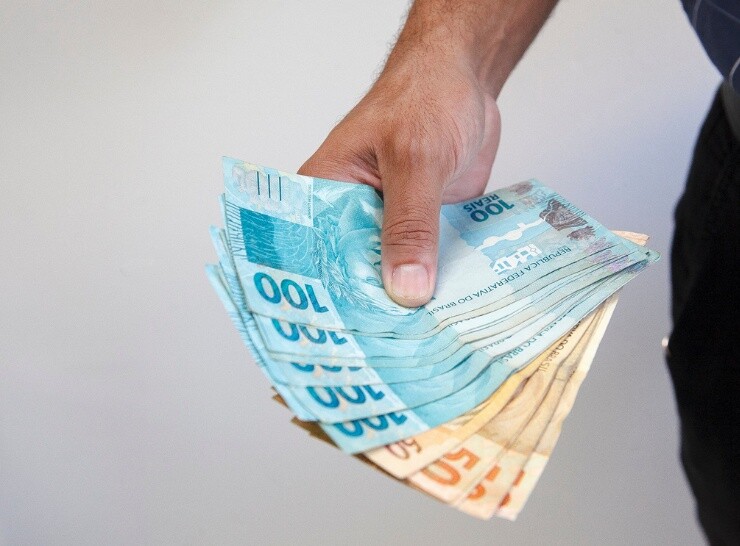 Governo publica decreto que oficializa reajuste do salário mínimo para R$ 1.621