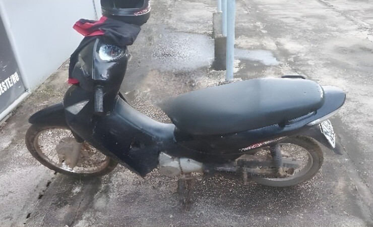 Suspeitos fogem após avistar viatura e abandonam motocicleta Honda Biz em Alta Floresta d’Oeste