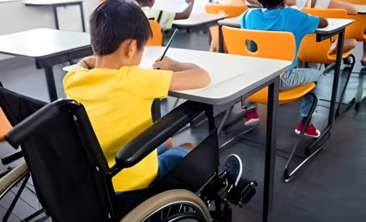 Jailton Delogo fala que a criança com deficiência não pode estar fora da escola.