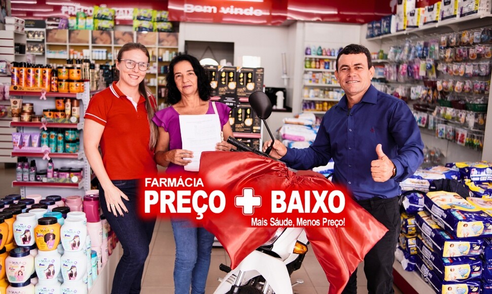 Farmácia Preço Baixo realiza entrega de prêmio da promoção Moto Honda Pop 0KM