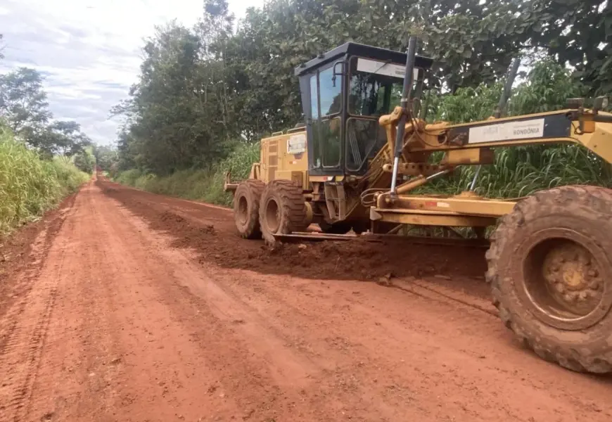 Governo de RO inicia recuperação na RO-135 e garante trafegabilidade até o Porto Rolim de Moura do Guaporé