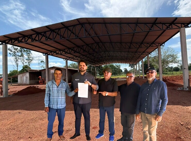 Barracão construído com emenda do deputado Jean Oliveira fortalece produtores da ASPRONSEGUIR em Seringueiras