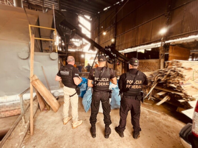 Polícia Federal Incinera mais de 710kg de drogas em Ji-Paraná/RO.