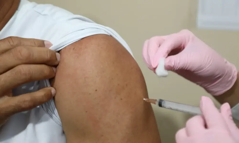 Campanha de vacinação contra influenza segue até maio e reforça prevenção à gripe
