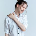Problema silencioso no ombro pode levar anos para ser diagnosticado e atingir até 5% da população