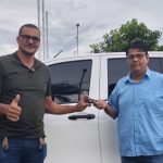 Prefeitura de Nova Brasilândia recebe caminhonete com recursos de emenda do deputado Jean Oliveira