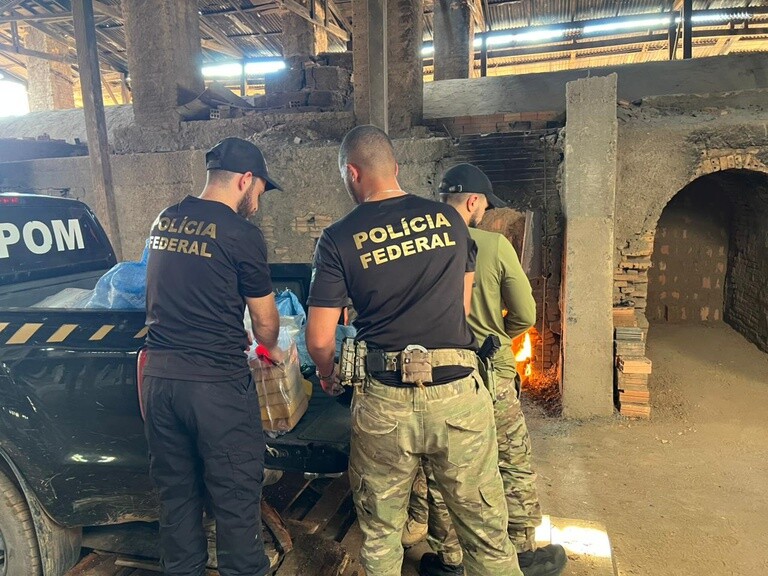 PF incinera cerca de 900 kg de entorpecentes em Guajará-Mirim