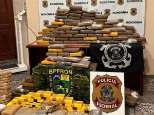 PF, BPFRON e PRF apreendem cerca de 300 kg de drogas em operação no Rio Madeira
