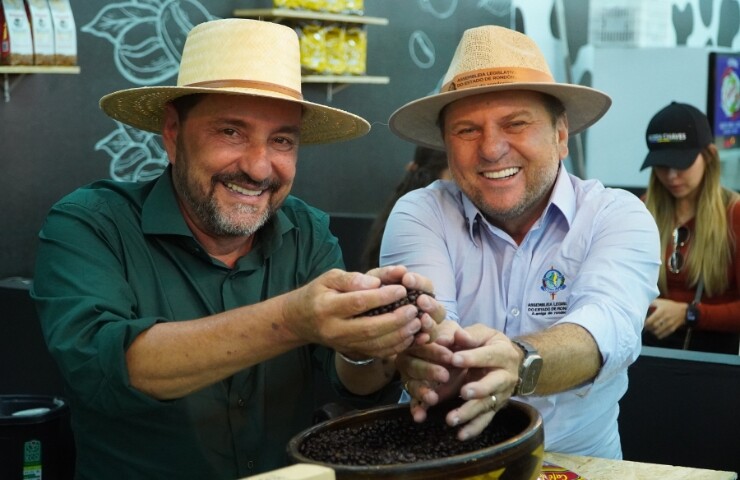 Em visita à Rondônia Rural Show, Hildon Chaves defende investimentos no “Ouro Verde”