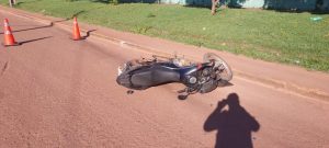 Veículo oficial do DETRAN se envolve em acidente em frente à unidade de Rolim de Moura