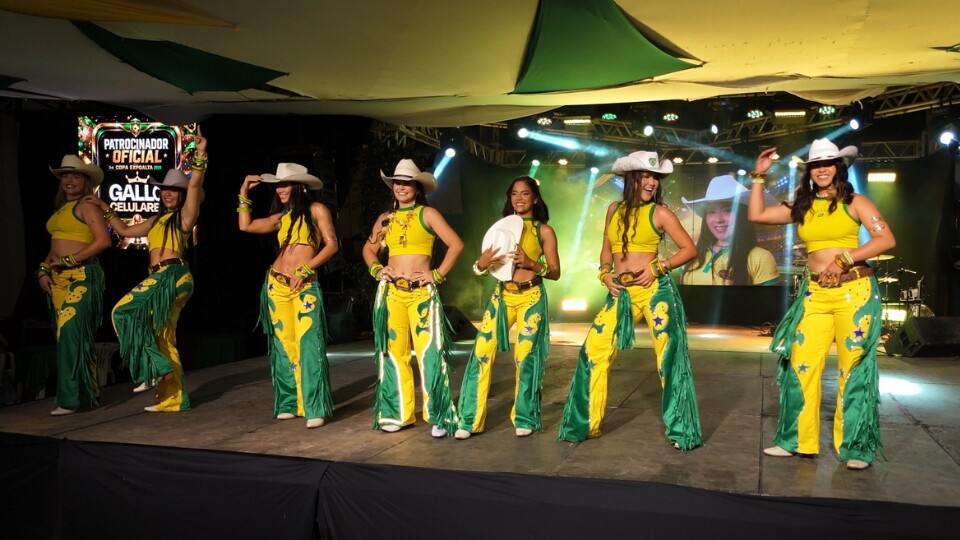 Abertura do Desfile das Candidatas a Garota Expoalta 2026