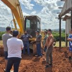 Jean Oliveira acompanha início de obra de barracão para produtores rurais de Nova Gease