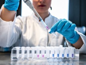 Anvisa aprova novo tratamento para tipo agressivo de câncer no sangue