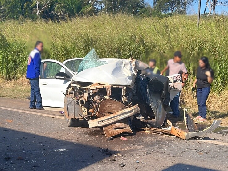 Acidente envolvendo carreta deixa um morto na BR-364