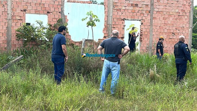 Corpo de homem carbonizado e com mãos amarradas é encontrado na zona Leste de Porto Velho